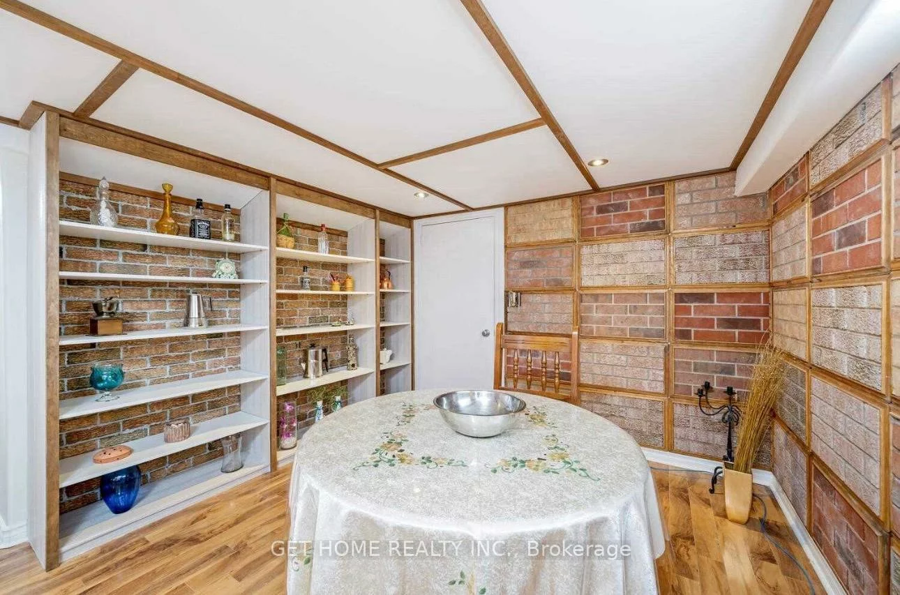 56, Jessie, Downtown Brampton, Brampton