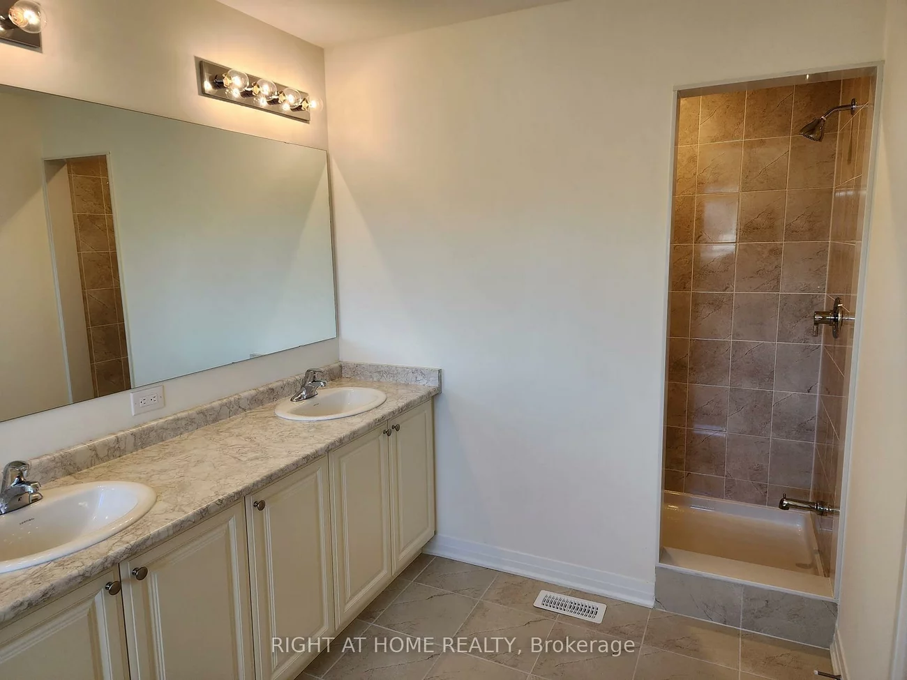 8, Brixham, Brampton North, Brampton