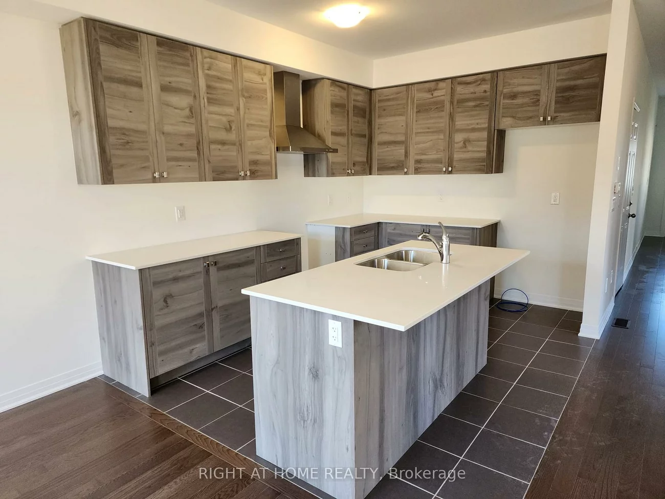 8, Brixham, Brampton North, Brampton