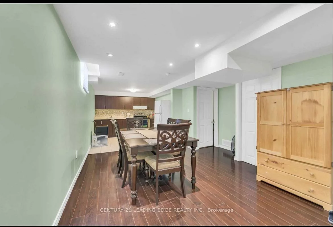 2, Desert Sand, Sandringham-Wellington, Brampton