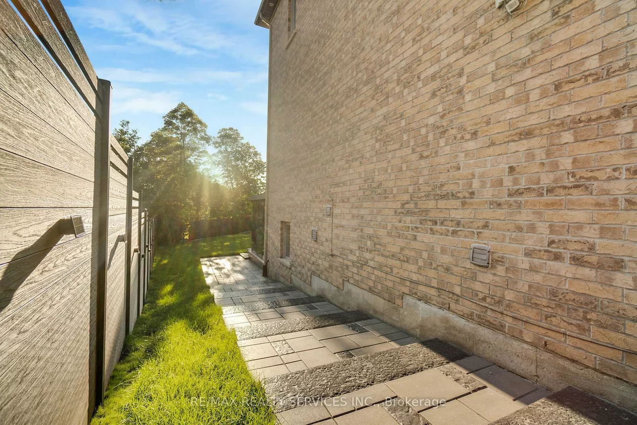 66, Hanbury, Credit Valley, Brampton