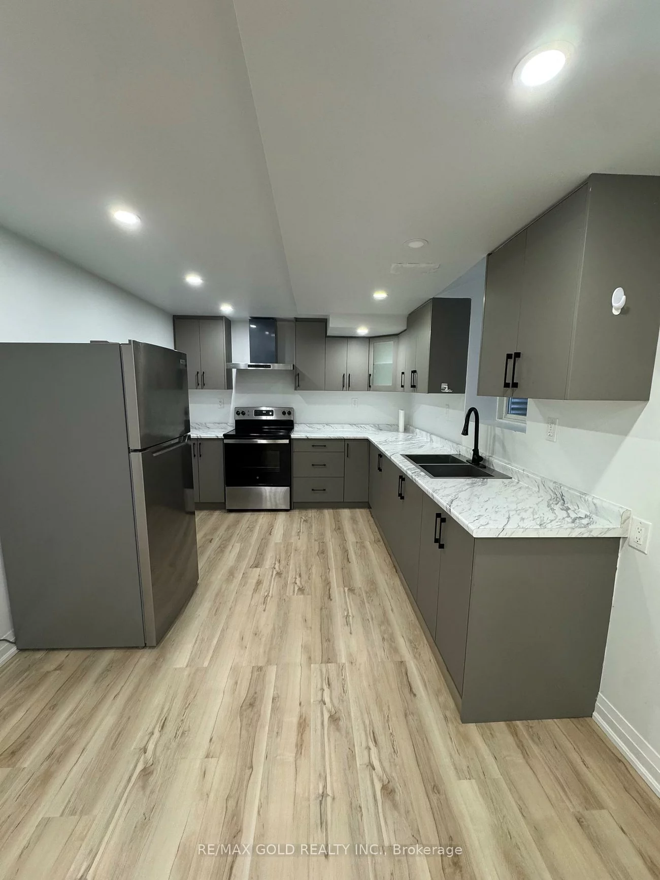 15, Eastman, Credit Valley, Brampton