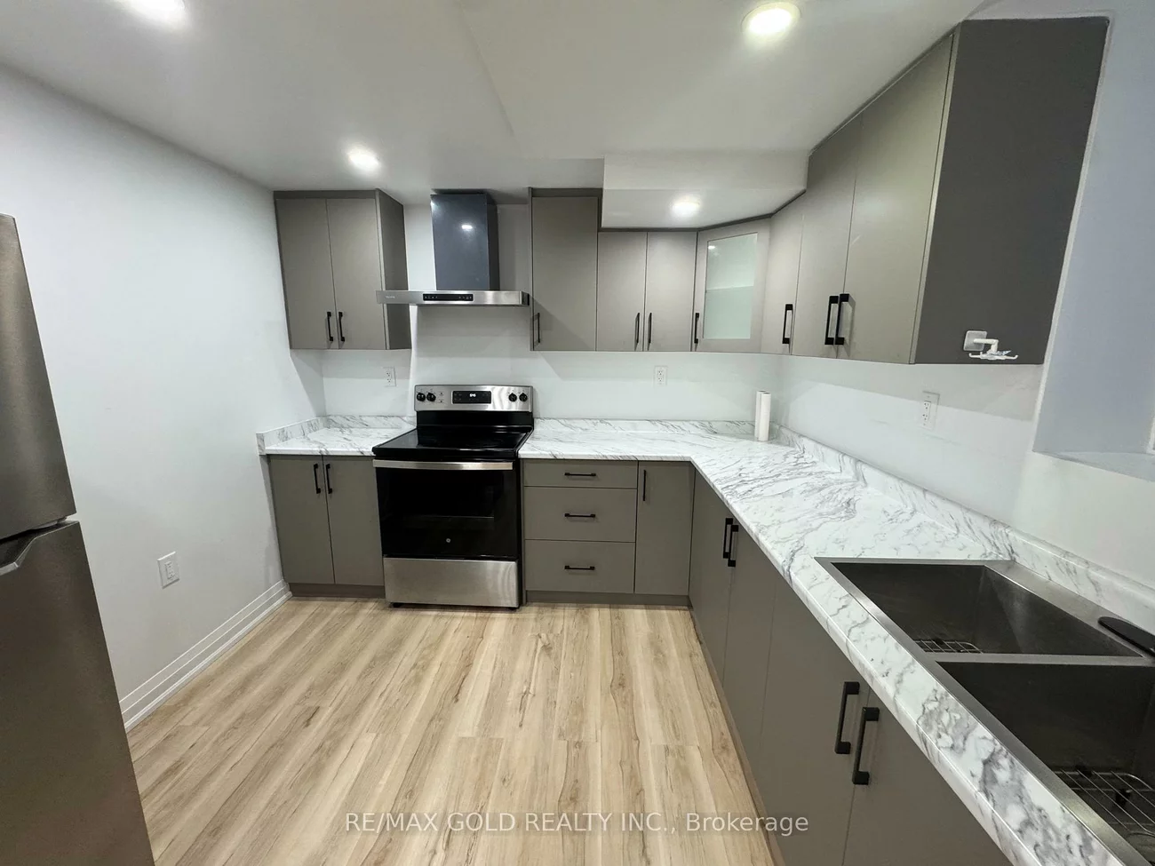 15, Eastman, Credit Valley, Brampton