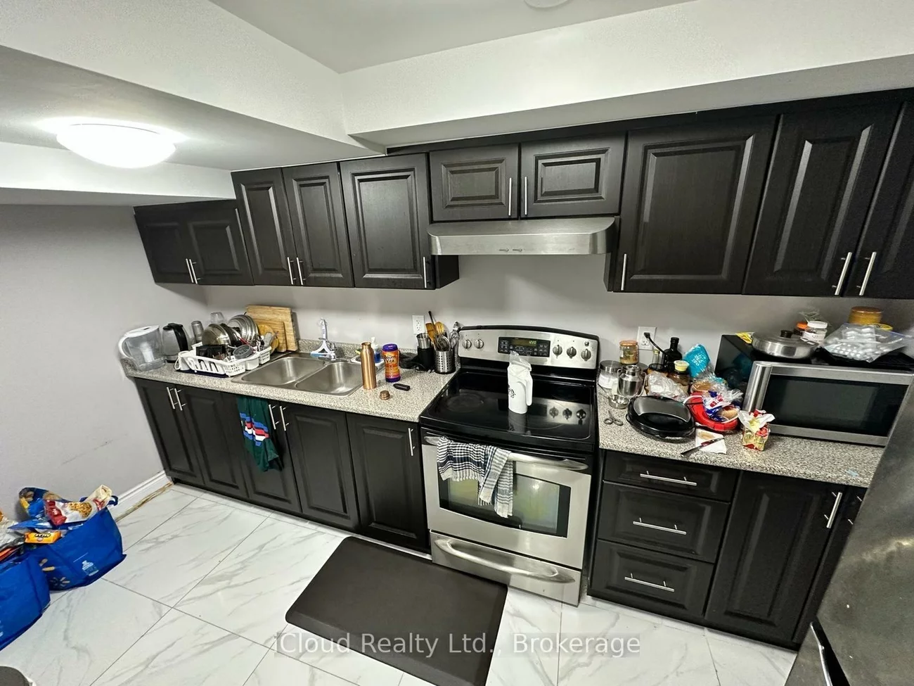 33, Fenflower ( Upper), Snelgrove, Brampton