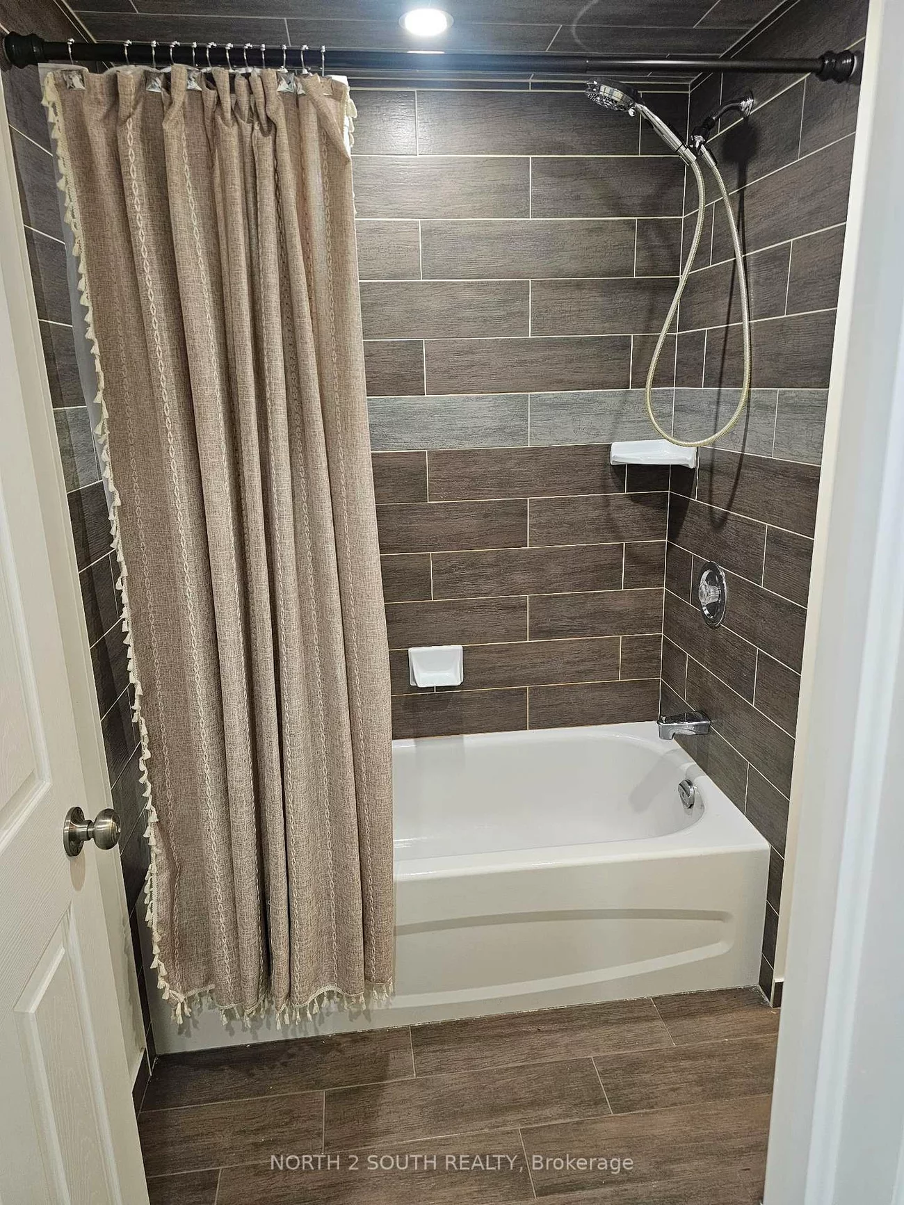 23, Vanwood, Vales of Castlemore, Brampton