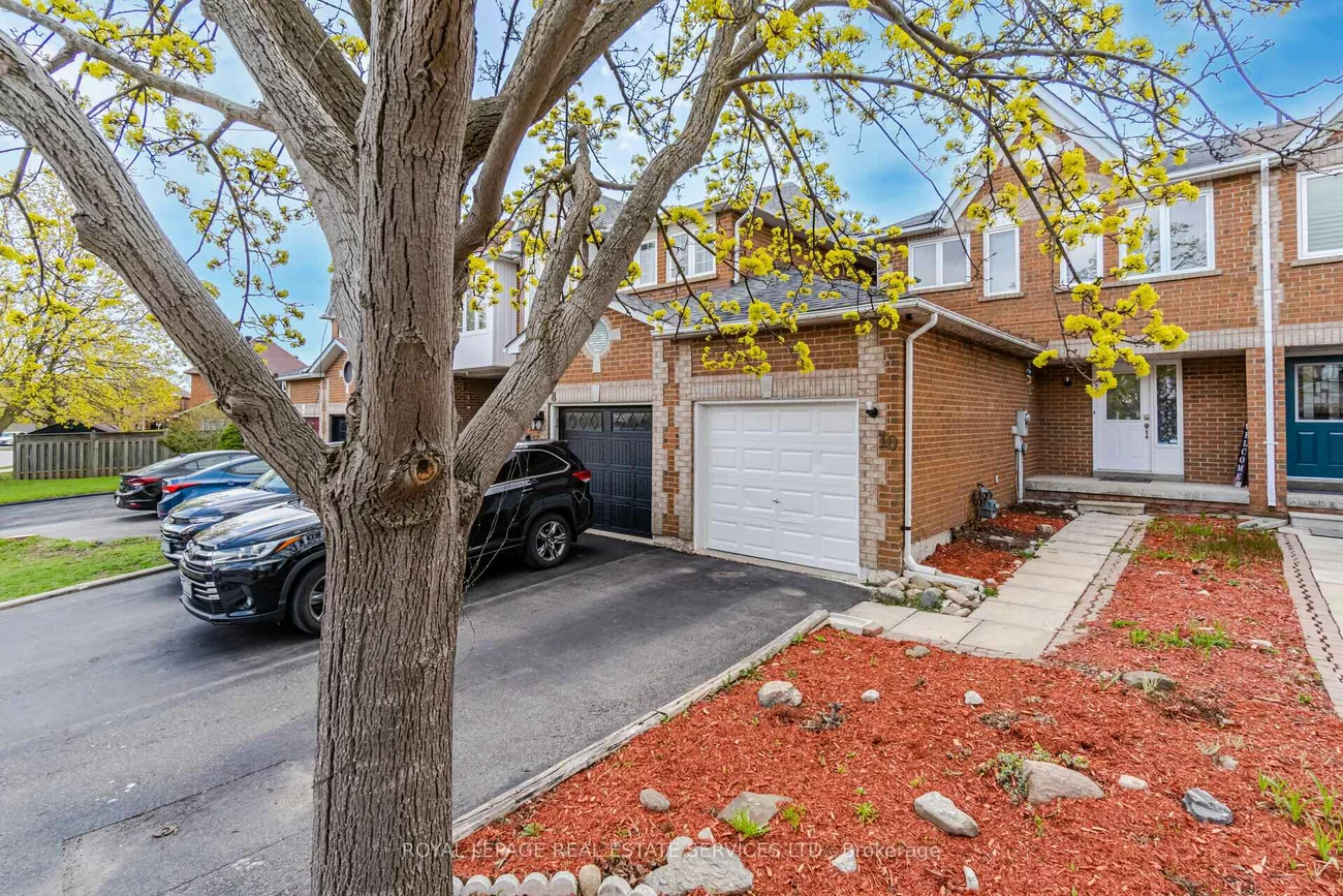 10, Mullis, Fletcher's West, Brampton
