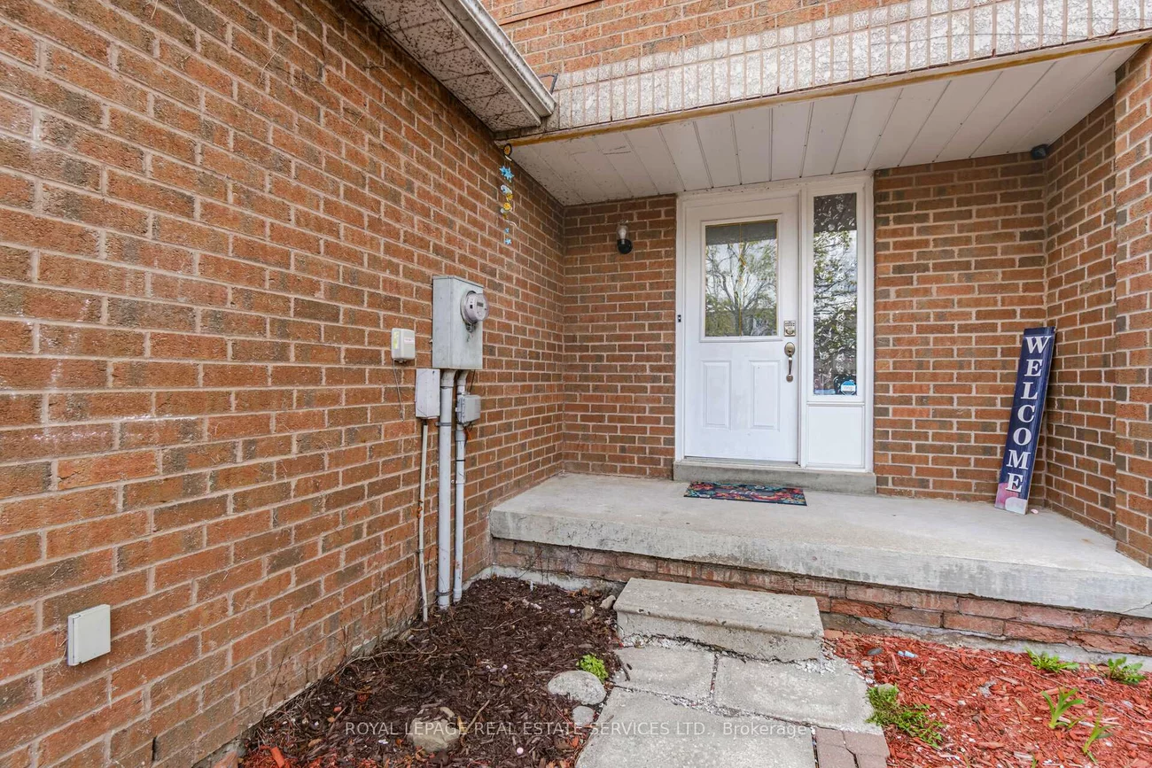 10, Mullis, Fletcher's West, Brampton