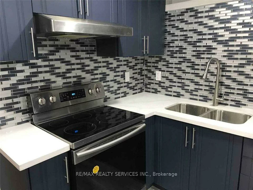 163, Cresthaven, Snelgrove, Brampton