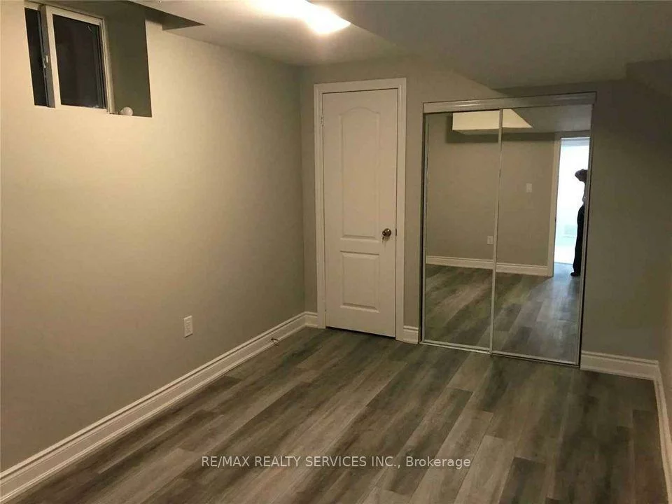 163, Cresthaven, Snelgrove, Brampton