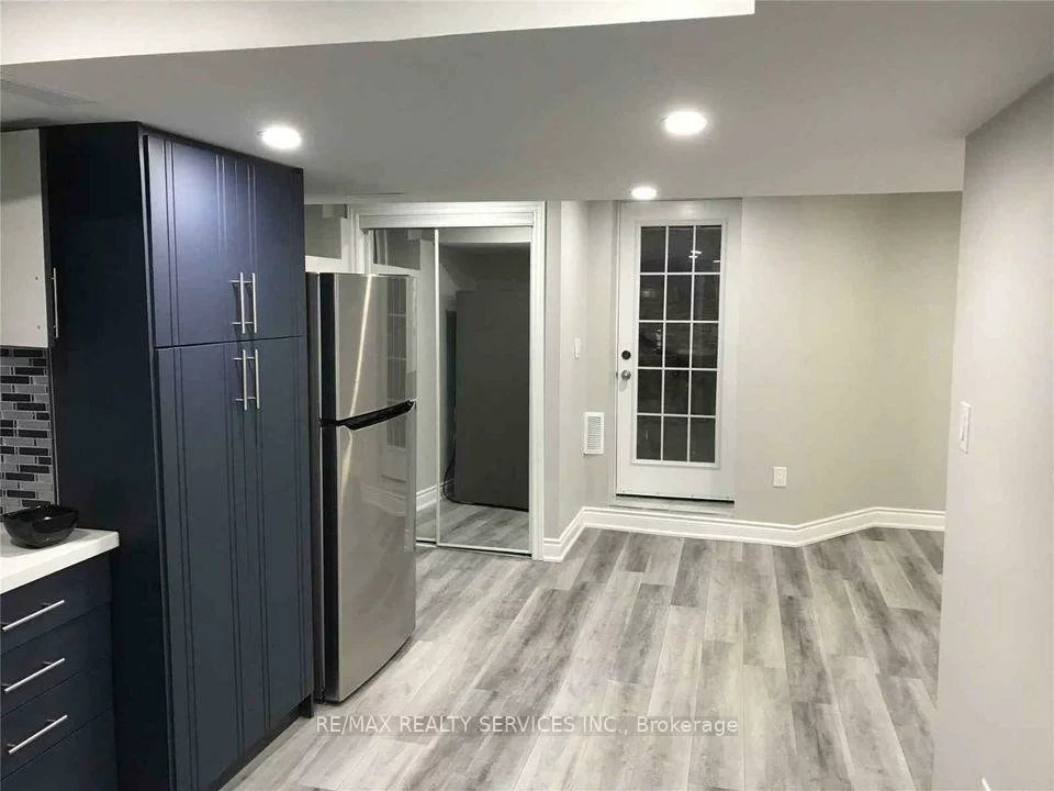 163, Cresthaven, Snelgrove, Brampton