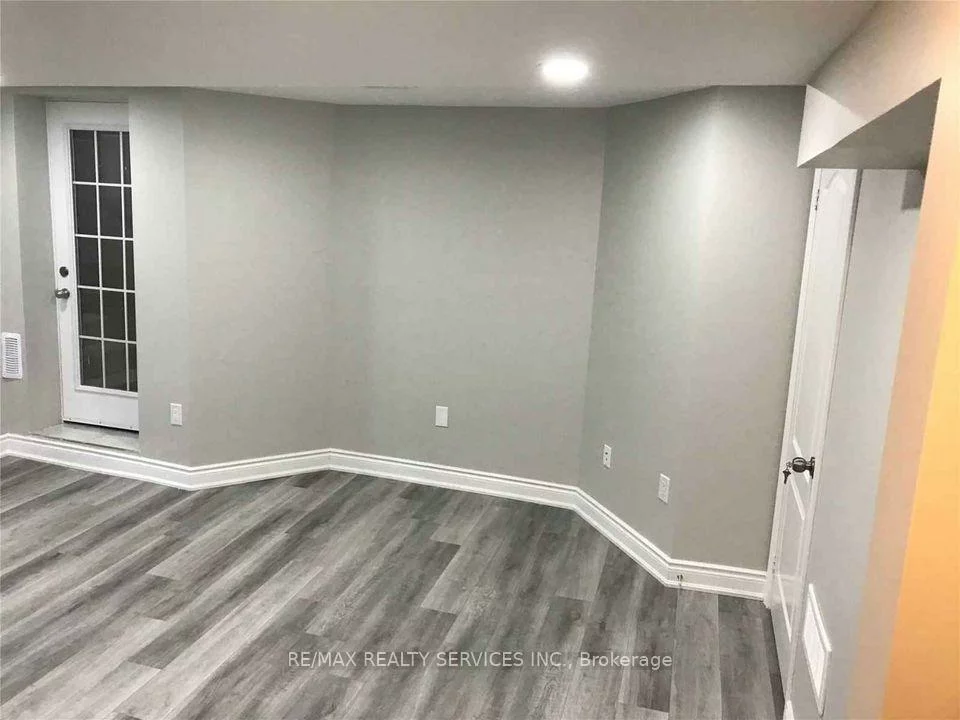 163, Cresthaven, Snelgrove, Brampton