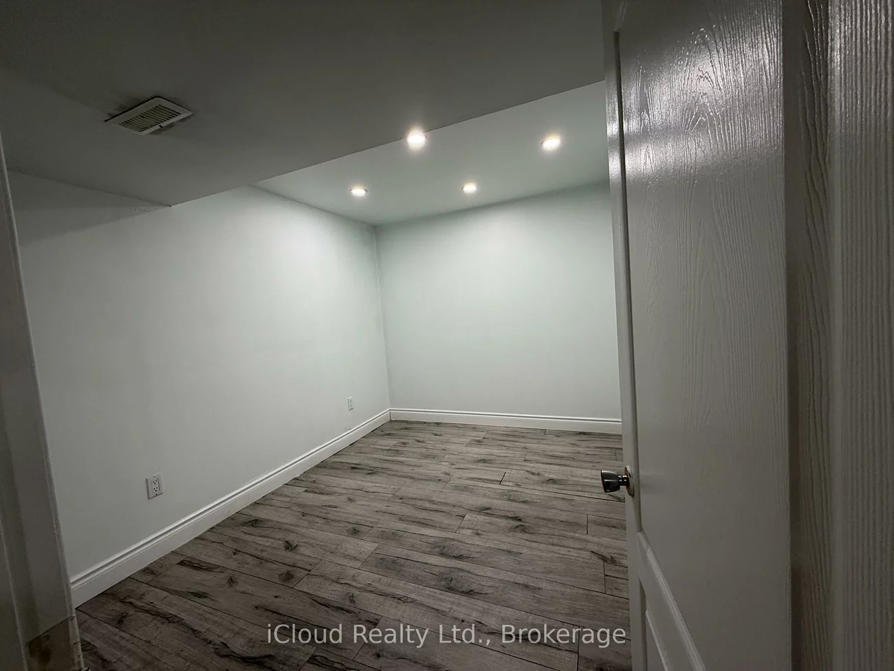 41, Manitou, Central Park, Brampton