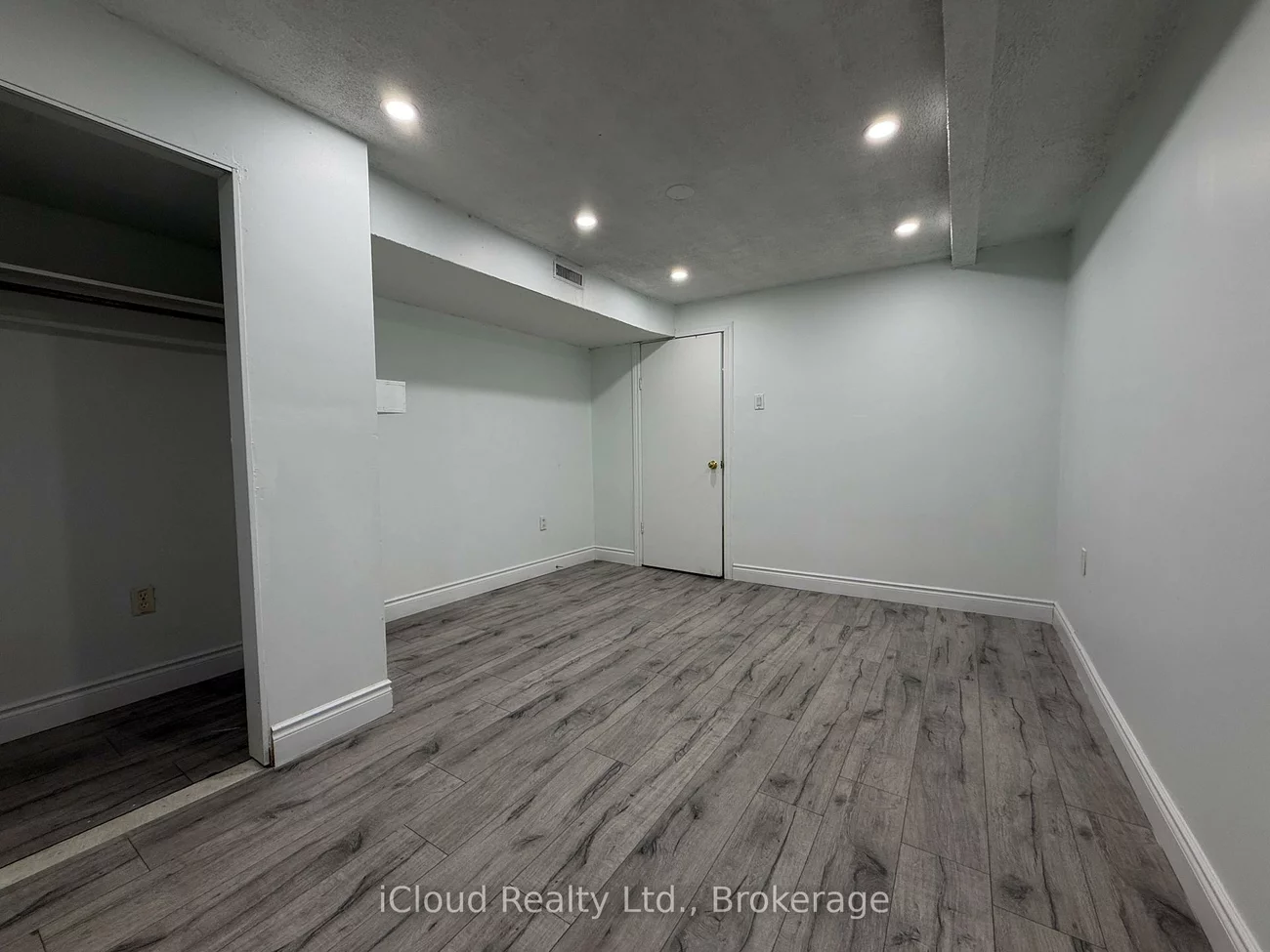 41, Manitou, Central Park, Brampton