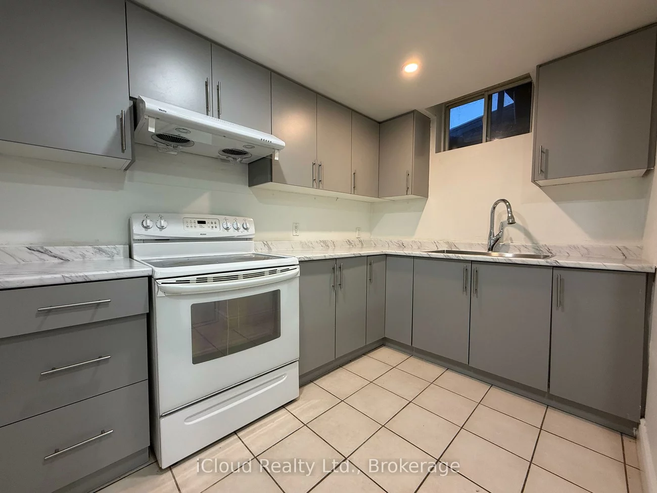 41, Manitou, Central Park, Brampton