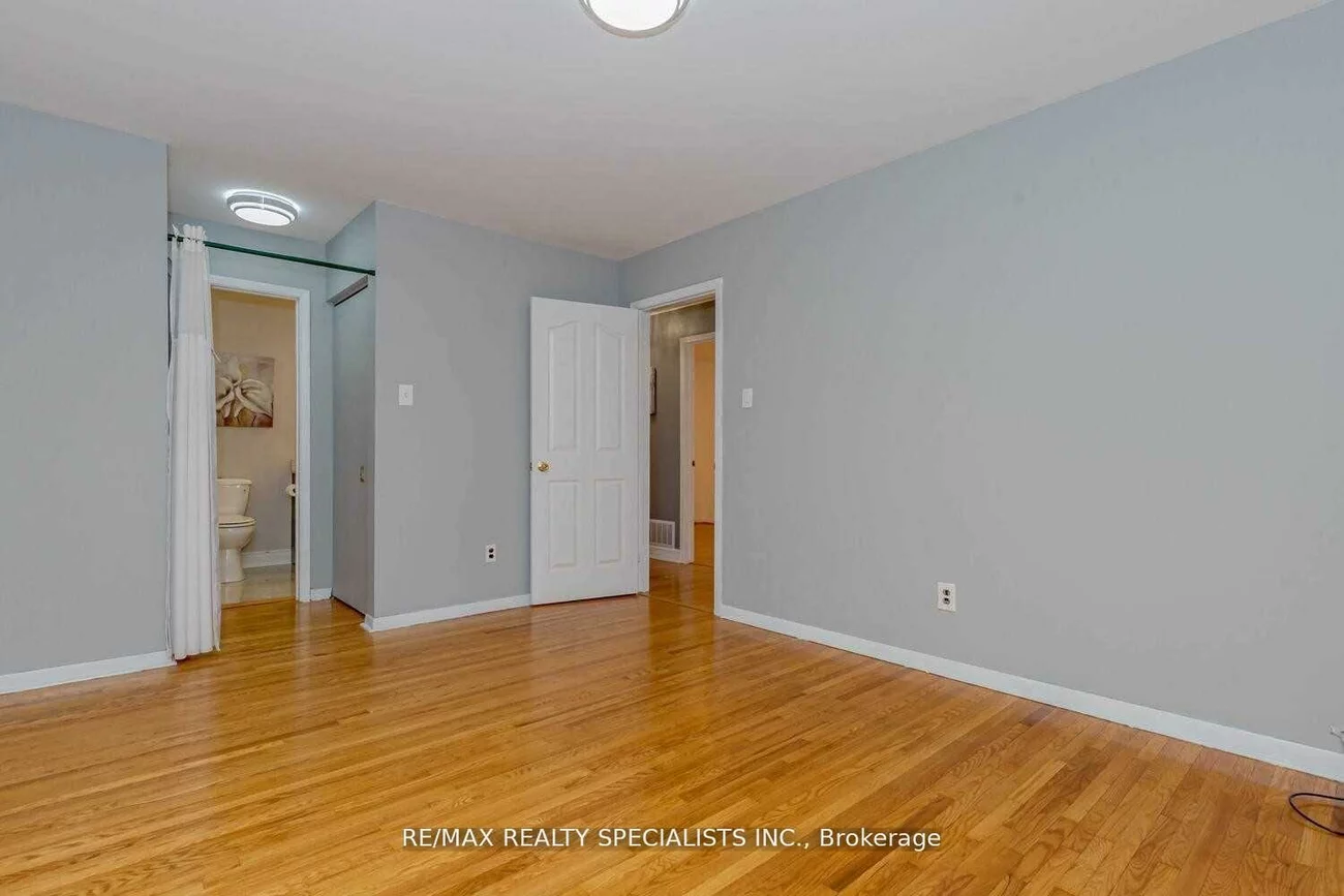 72, Dorchester(Upper), Southgate, Brampton