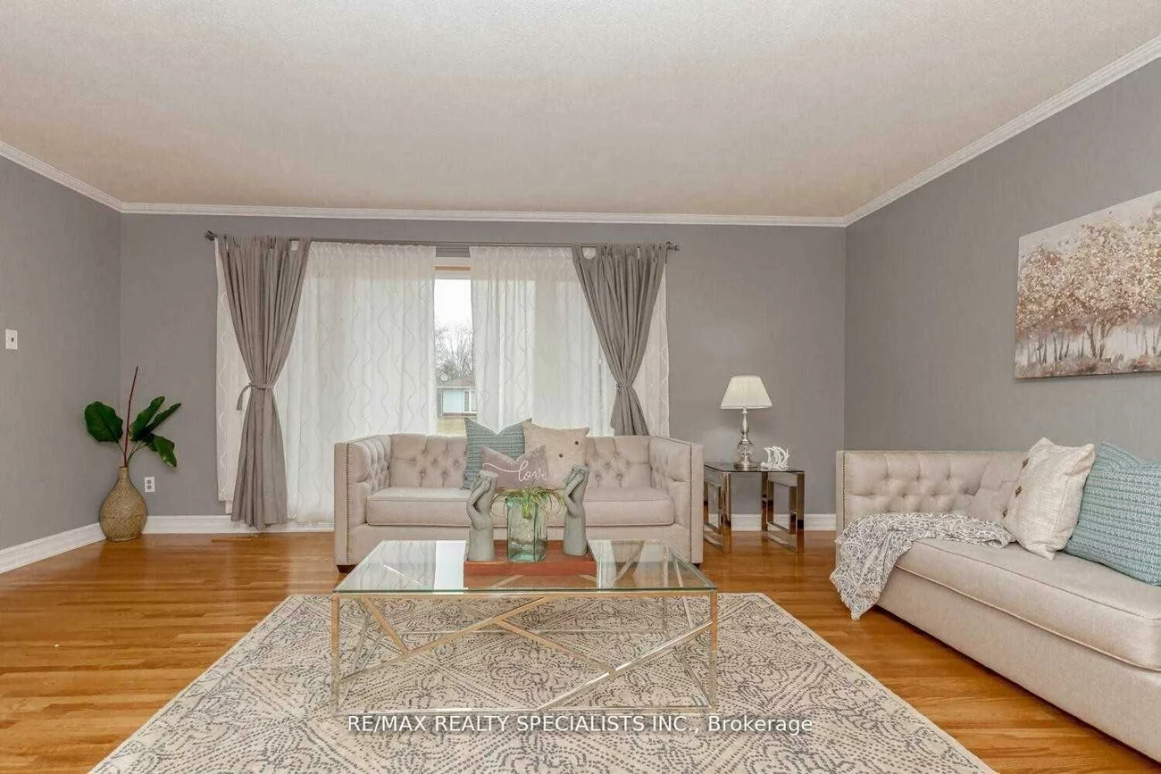 72, Dorchester(Upper), Southgate, Brampton