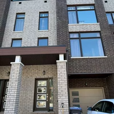 22, Queenpost, Credit Valley, Brampton