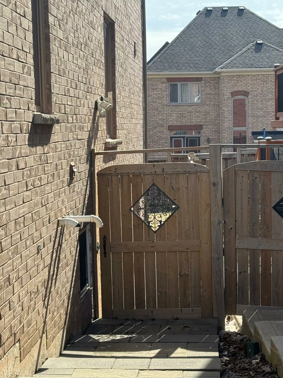 10, Fort Williams, Credit Valley, Brampton