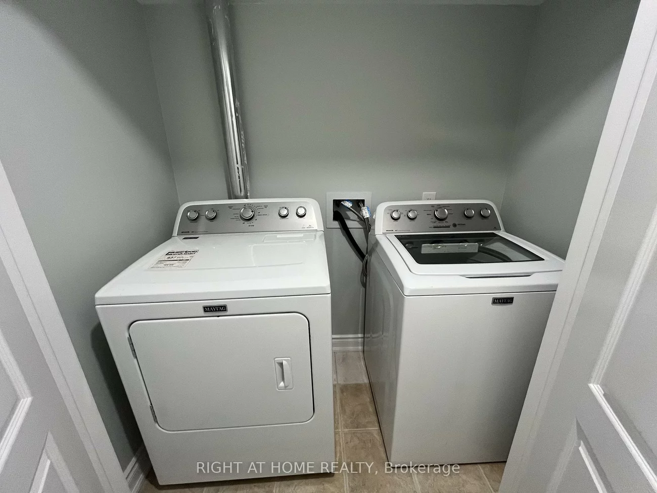 22, Amboise, Fletcher's Meadow, Brampton