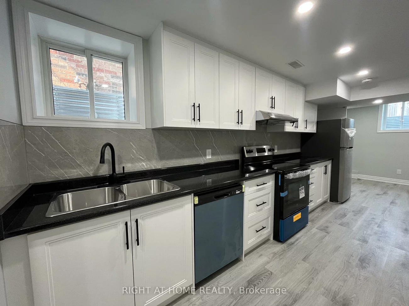 22, Amboise, Fletcher's Meadow, Brampton