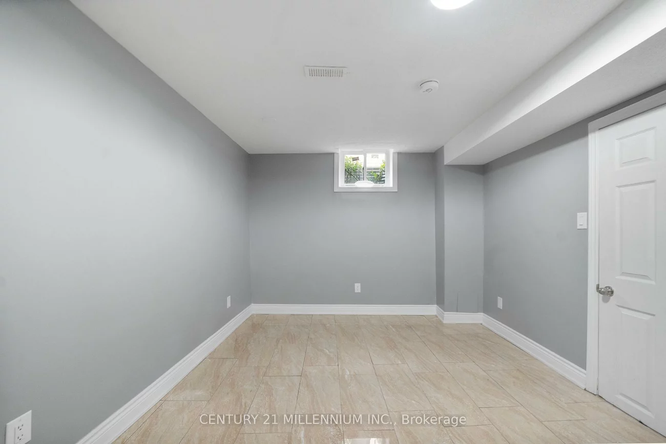 26, Newman, Westgate, Brampton