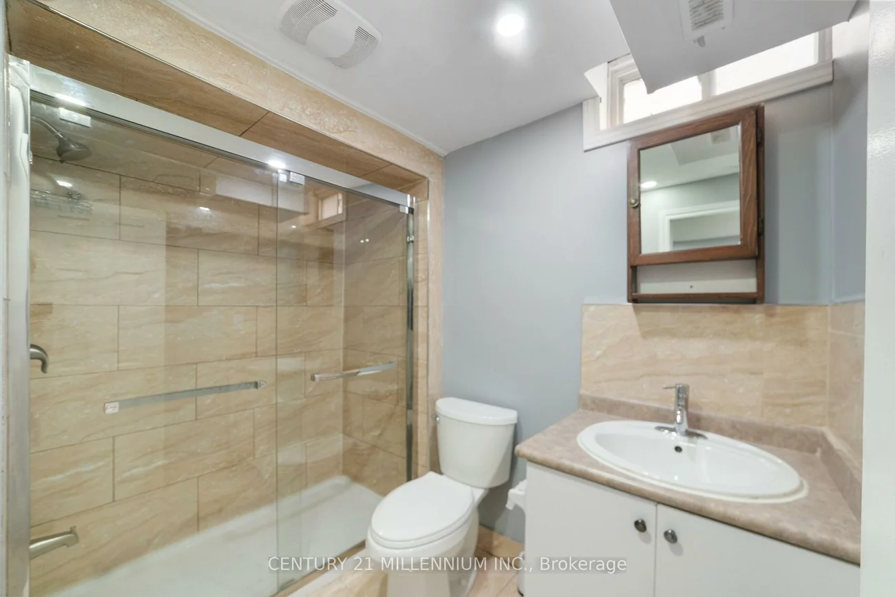 26, Newman, Westgate, Brampton