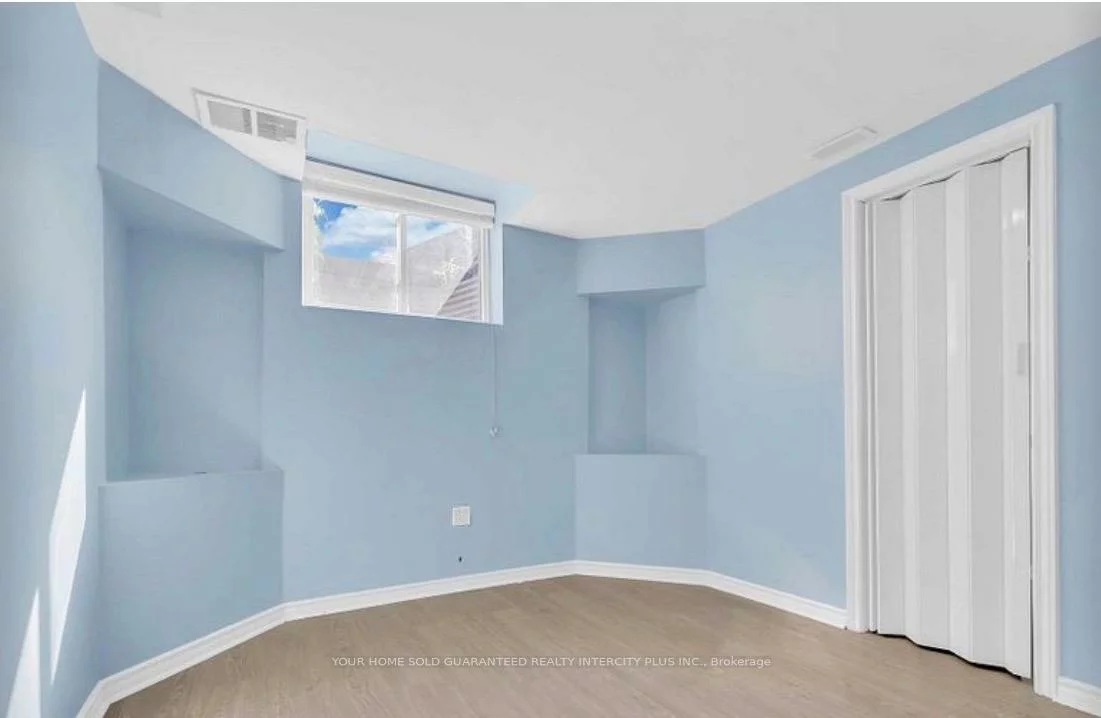 63, Clover Bloom, Sandringham-Wellington, Brampton