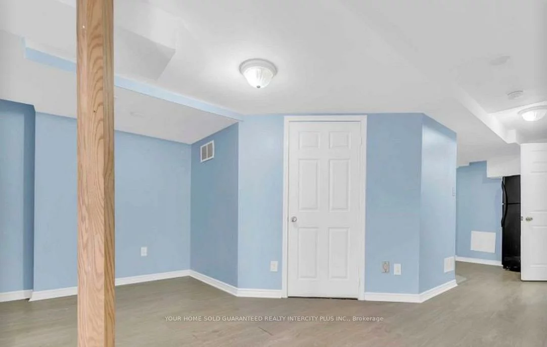 63, Clover Bloom, Sandringham-Wellington, Brampton