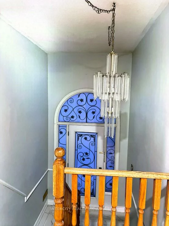 308, Centre, Brampton North, Brampton