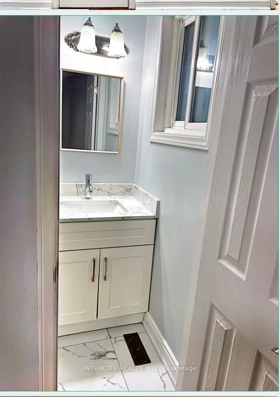 308, Centre, Brampton North, Brampton