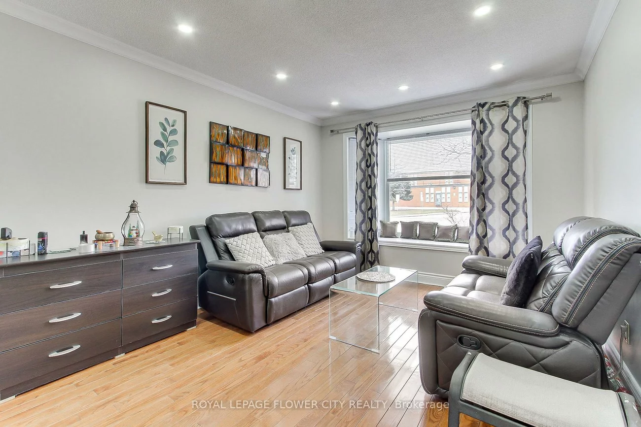 243, Centre, Brampton North, Brampton