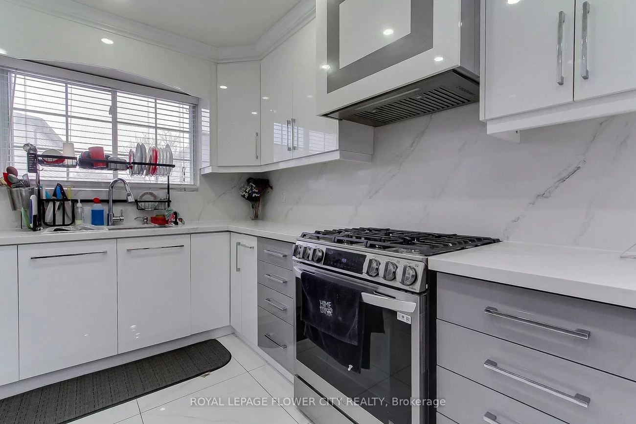 243, Centre, Brampton North, Brampton