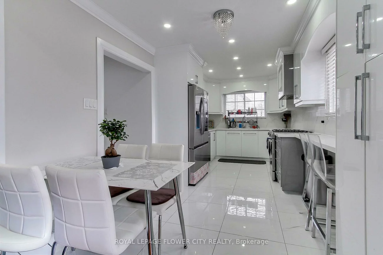243, Centre, Brampton North, Brampton