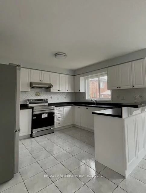 25, Giza, Sandringham-Wellington, Brampton