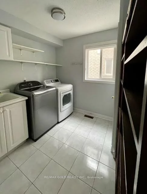 25, Giza, Sandringham-Wellington, Brampton