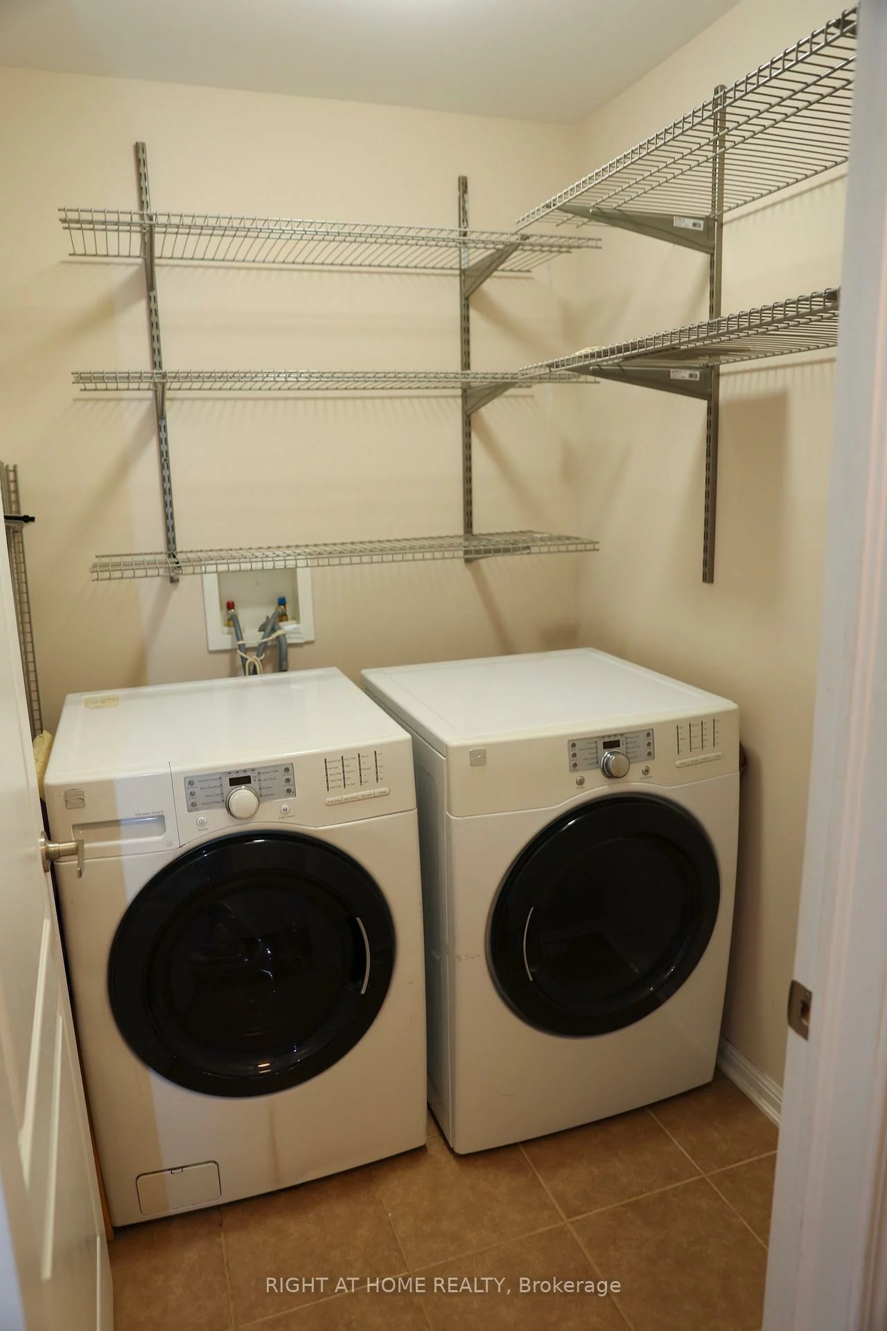 76, Bevington, Northwest Brampton, Brampton