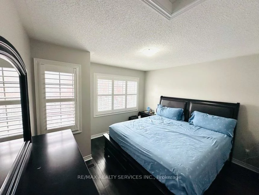 29, Peach, Sandringham-Wellington, Brampton