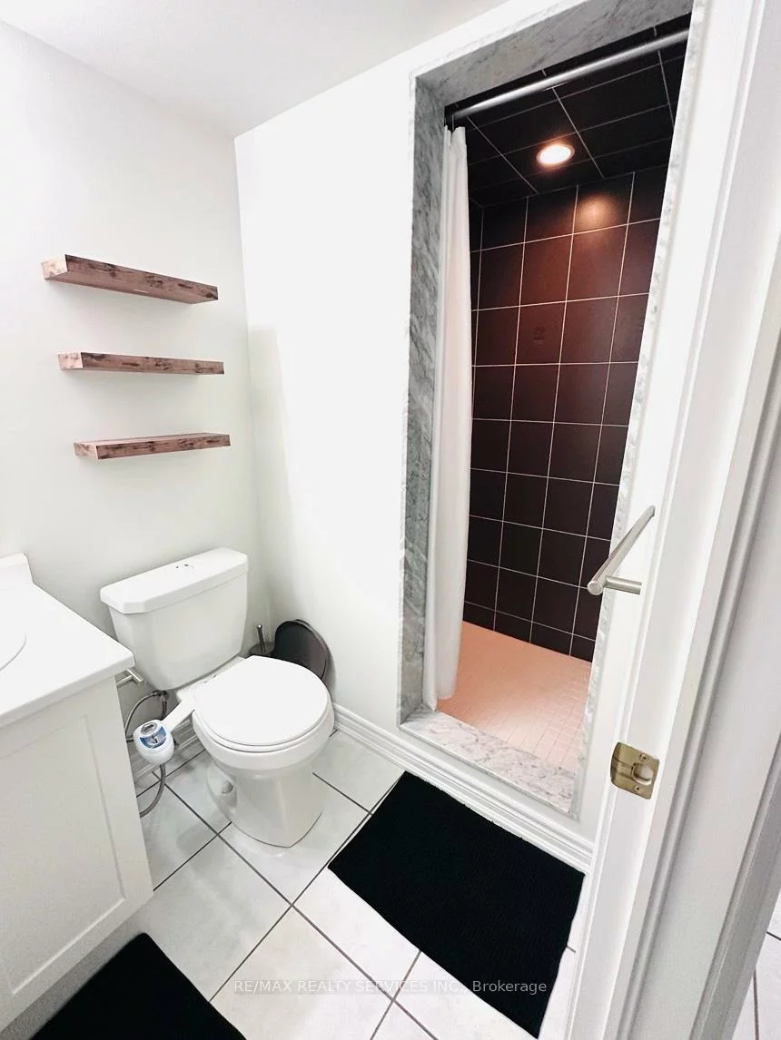 29, Peach, Sandringham-Wellington, Brampton