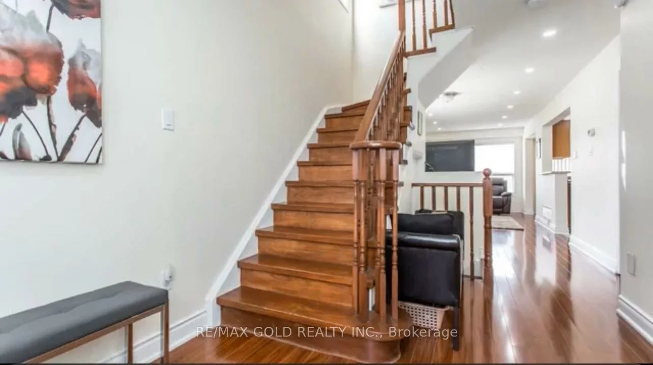 26, Twin Pines, Brampton North, Brampton