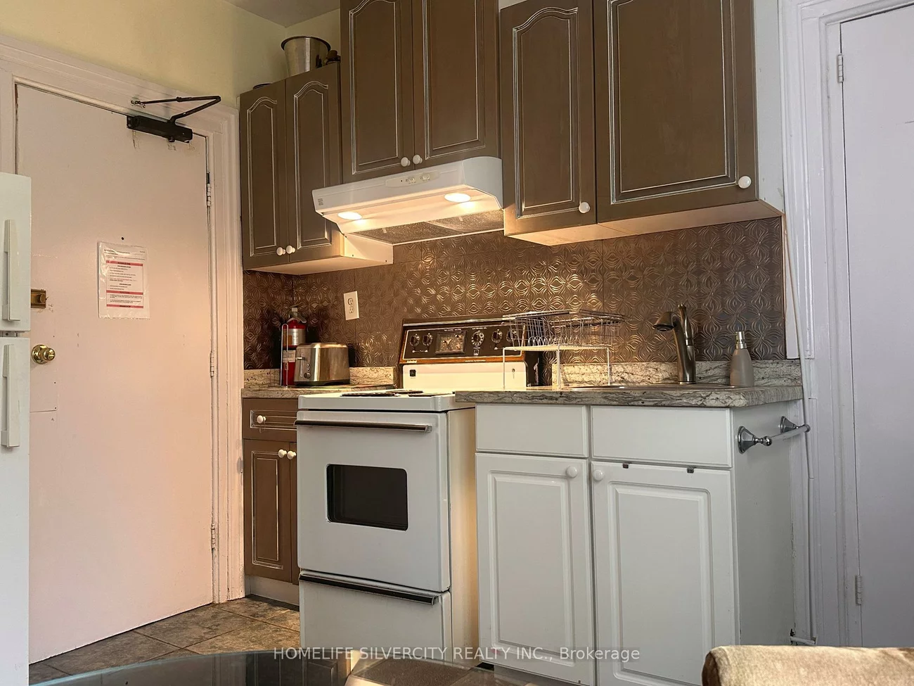 50, Nelson, Downtown Brampton, Brampton