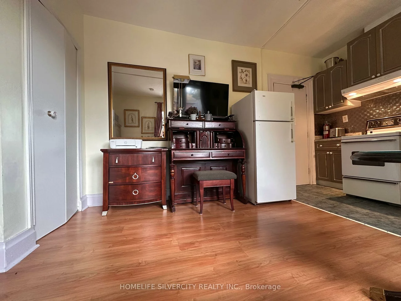 50, Nelson, Downtown Brampton, Brampton