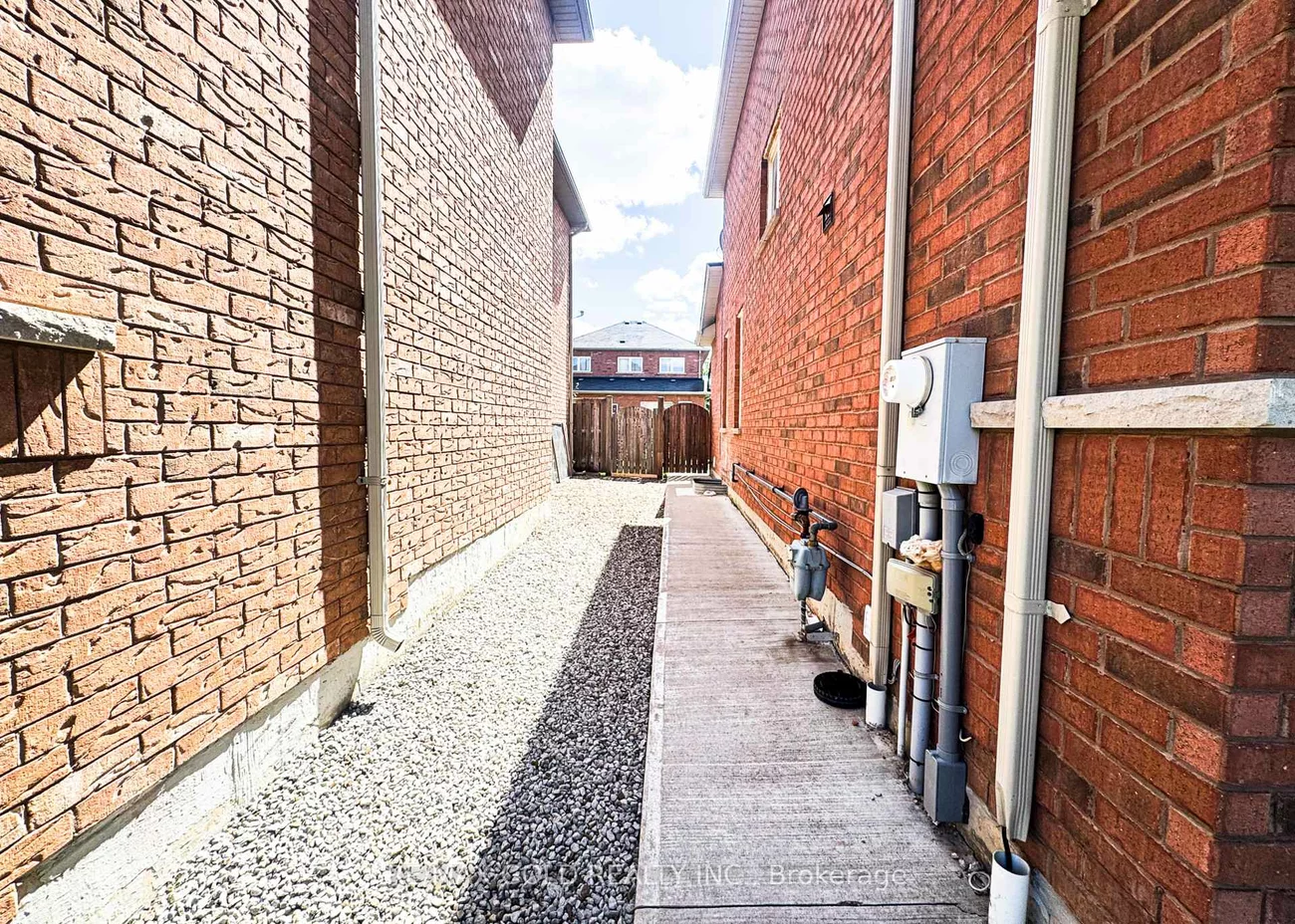 9, Hybrid, Northwest Sandalwood Parkway, Brampton