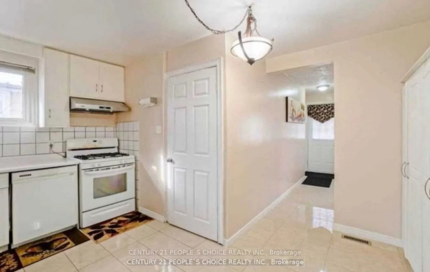 17, Seaborn, Madoc, Brampton