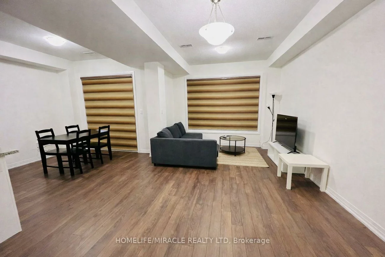 29, Giraffe, Sandringham-Wellington, Brampton