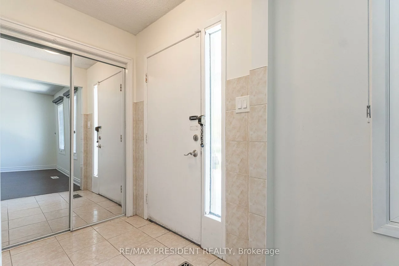 17, Manitou, Central Park, Brampton