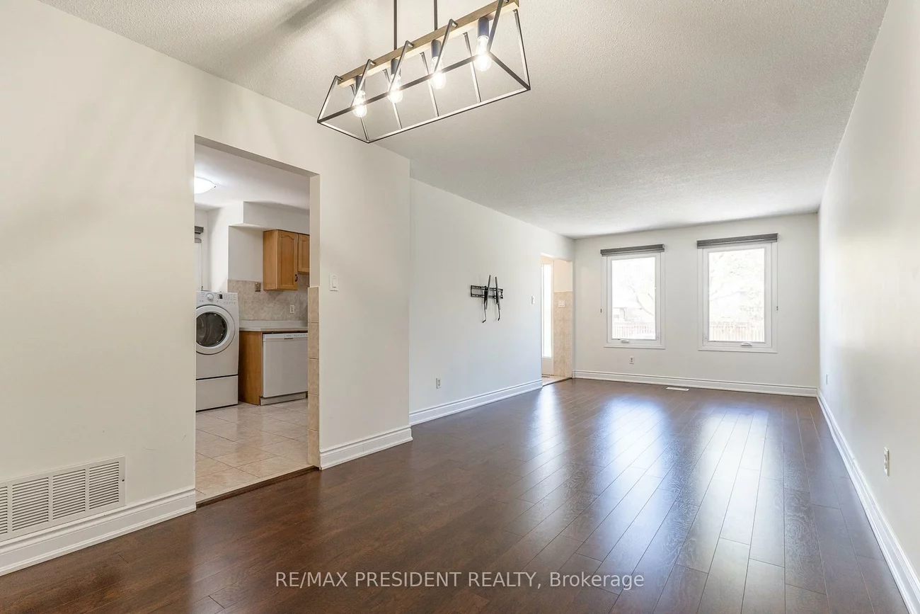 17, Manitou, Central Park, Brampton