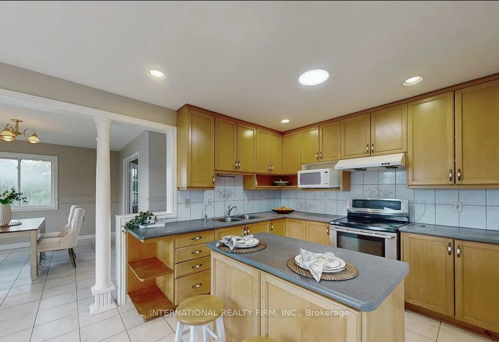6, English, Brampton West, Brampton