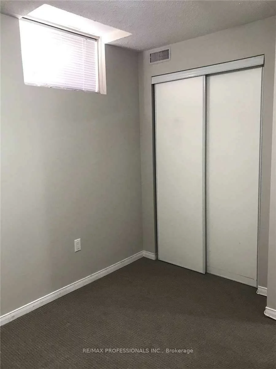 110, Springview, Brampton West, Brampton