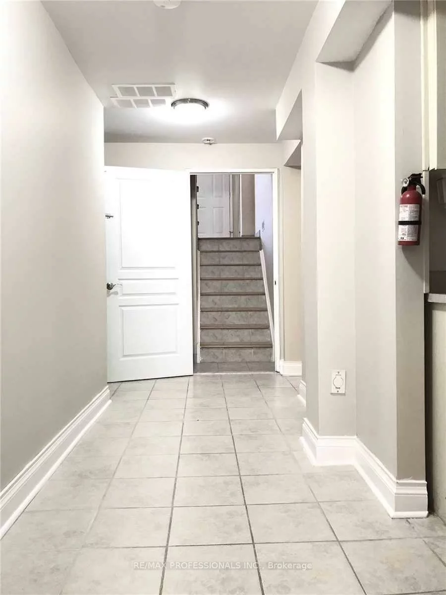 110, Springview, Brampton West, Brampton
