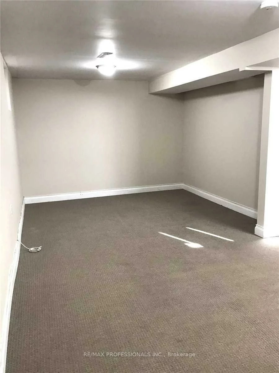 110, Springview, Brampton West, Brampton